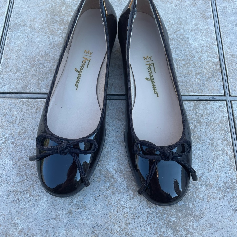 Salvatore Ferragamo Black Patent Leather Ballet Flats - Picture 3 of 14